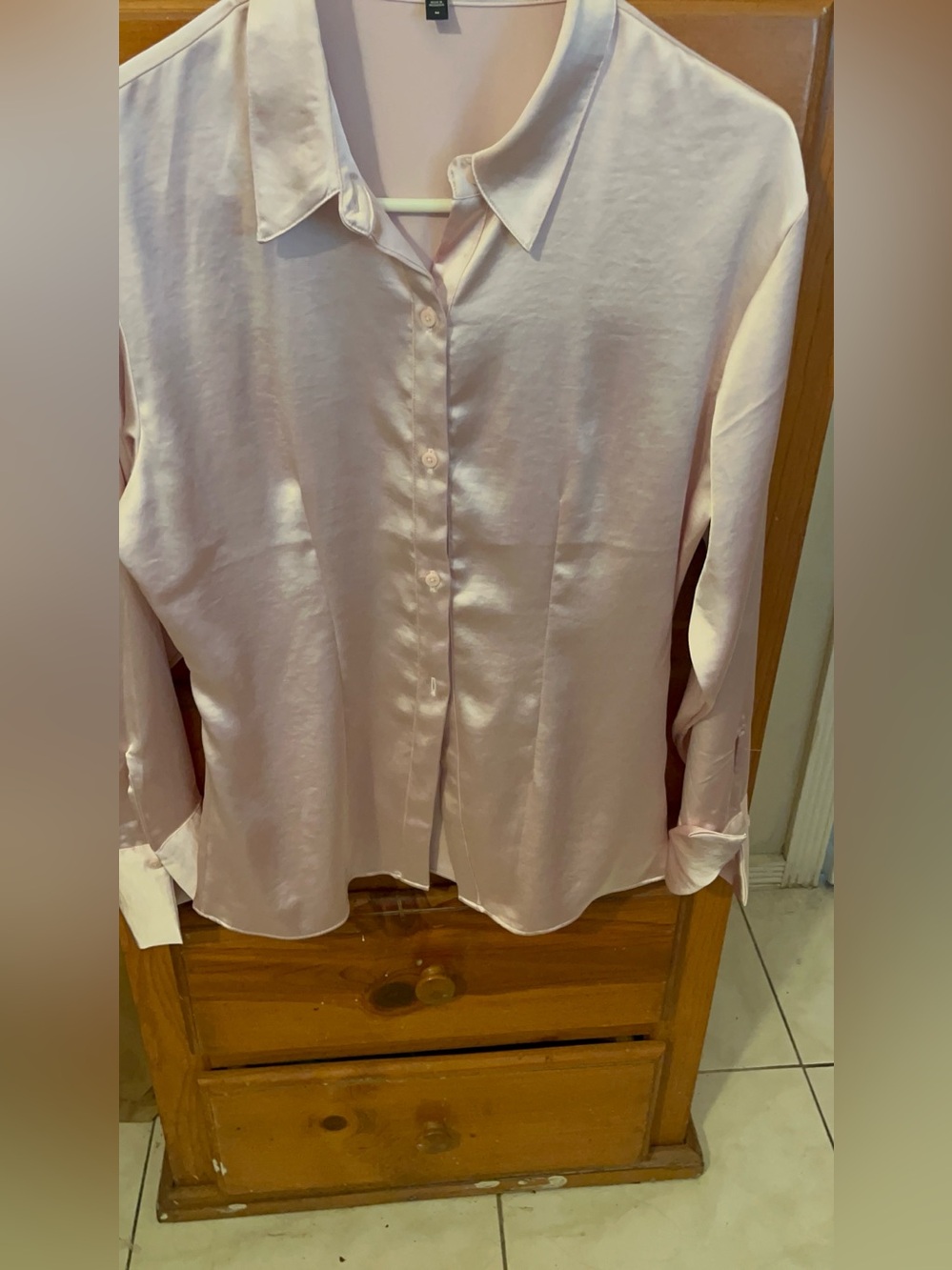 Express Women's Satin Button-Down Shirt in Soft Blush - Picture 10 of 14